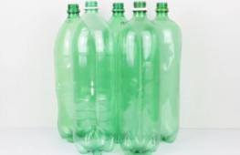Необычная метла из пластиковых бутылок своими руками