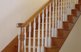 Как украсить лестницу: идеи для повседневного и праздничного оформления Чем можно украсить ограждение на лестнице